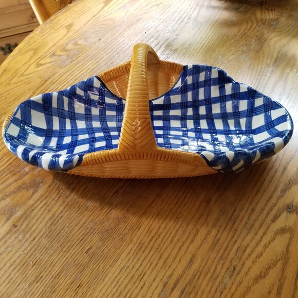 NWOT CERAMIC  BREAD BASKET - Picture 2 of 4